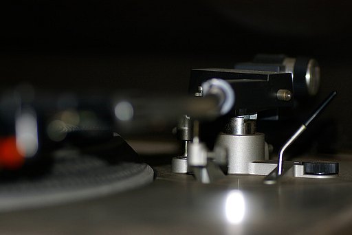 Arm of phonograph