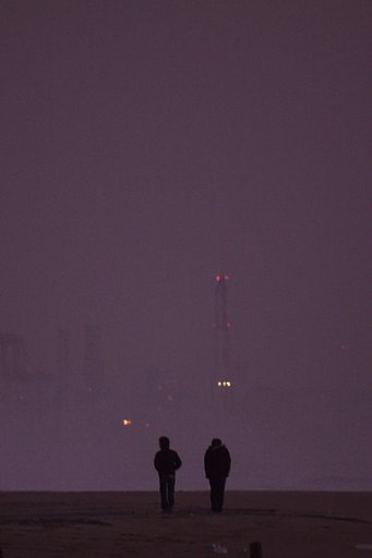 霧中の街へ
