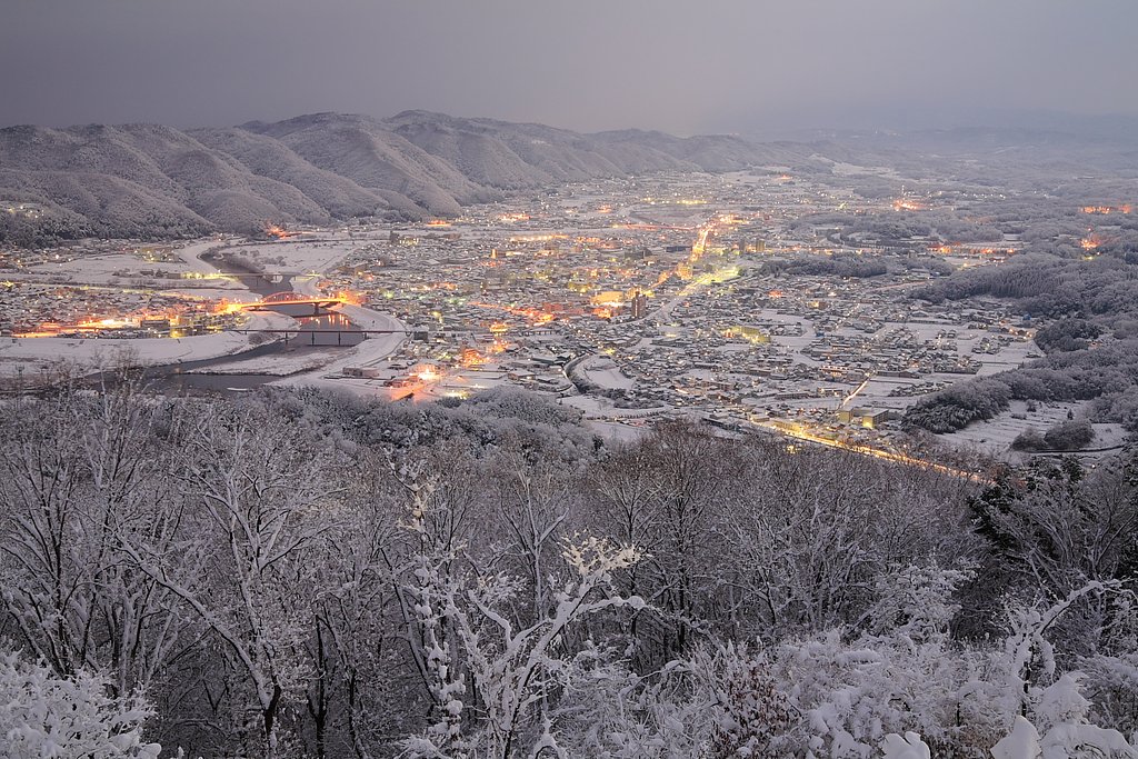 霧の街は雪の中