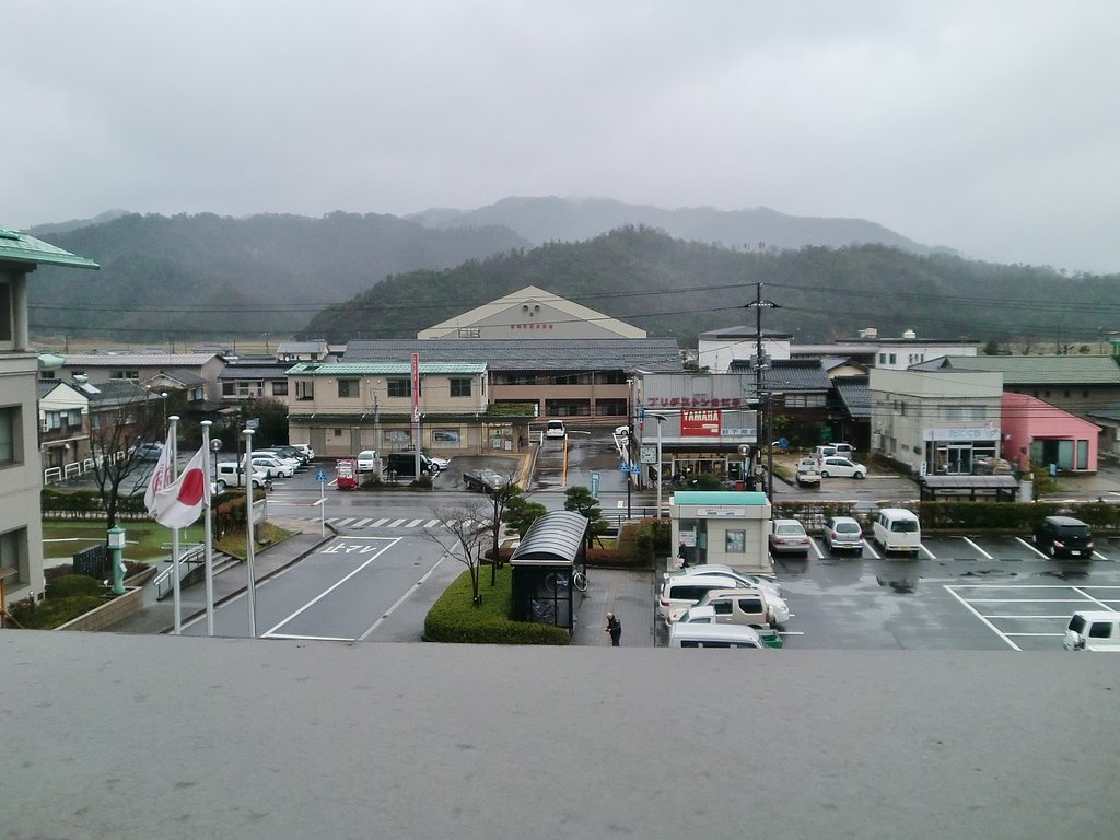 役場3階からの岩美駅前