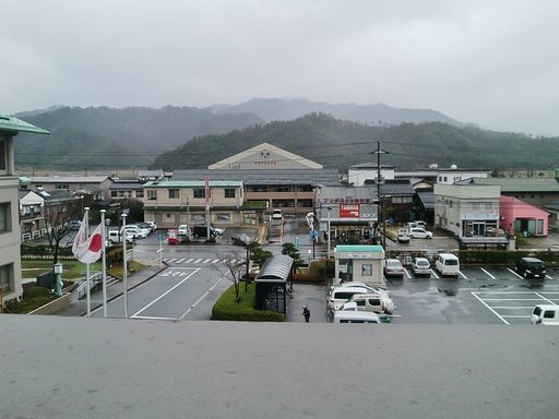 役場3階からの岩美駅前