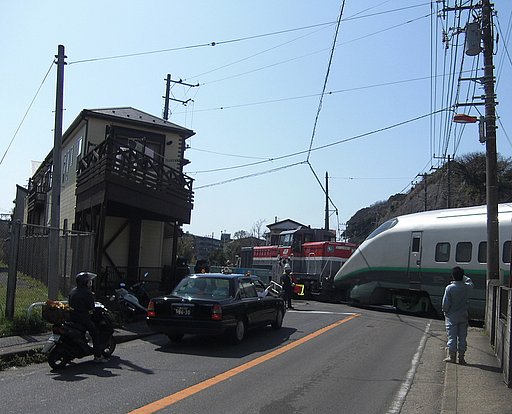 神奈川県逗子市　山形新幹線つばさ号