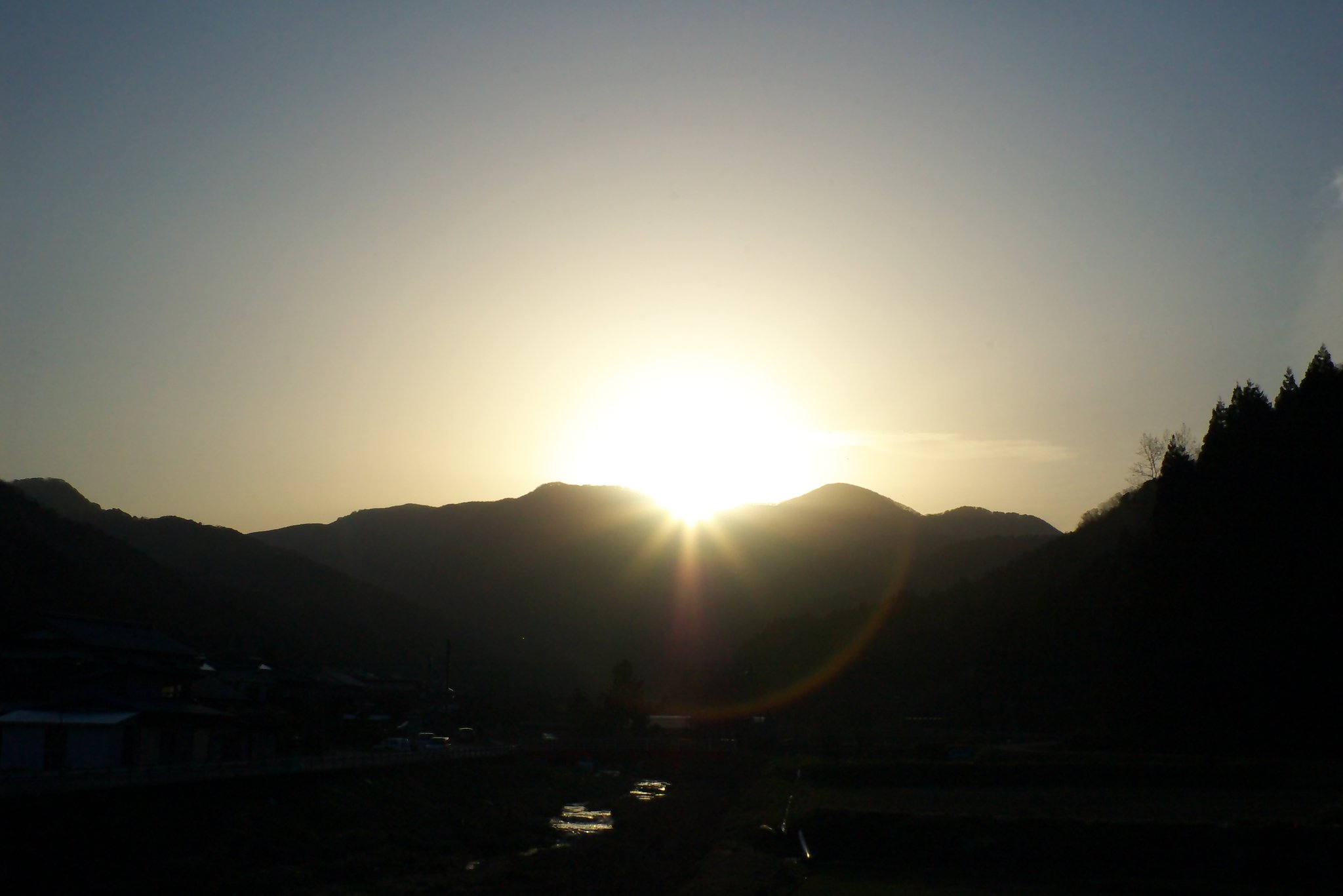 素晴らしい朝日の出！