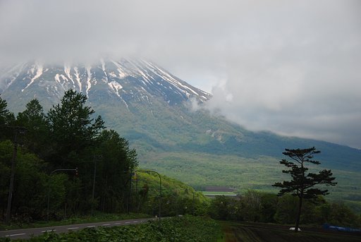 残雪の羊蹄山