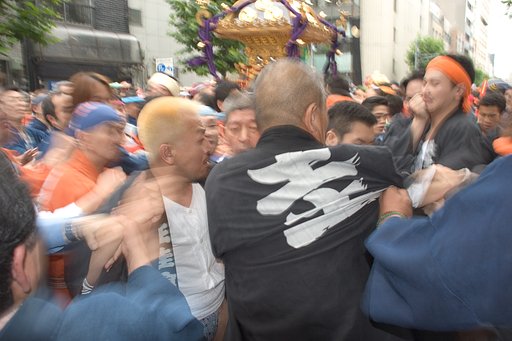 祭りの喧騒は幻の様に　築地