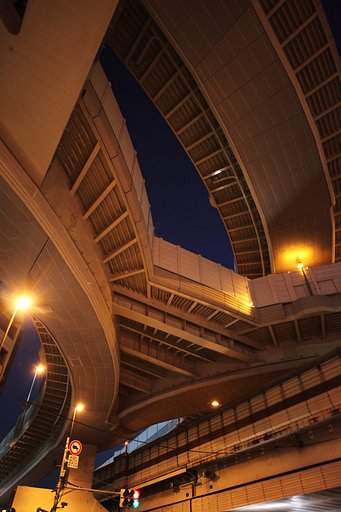真夜中の高速道路 2