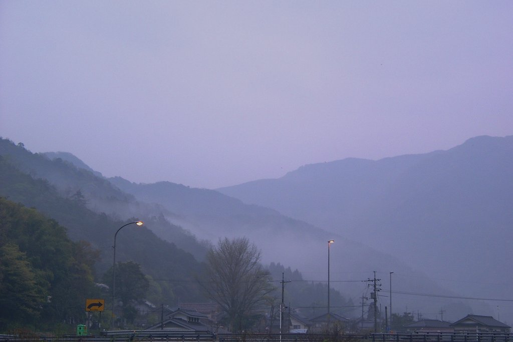 雨降りの東のそら