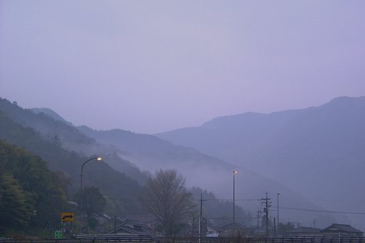 雨降りの東のそら
