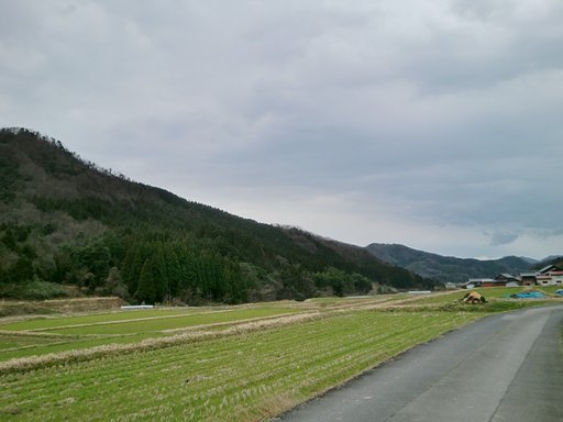 午後は雨は止みトテモ強風の夕空