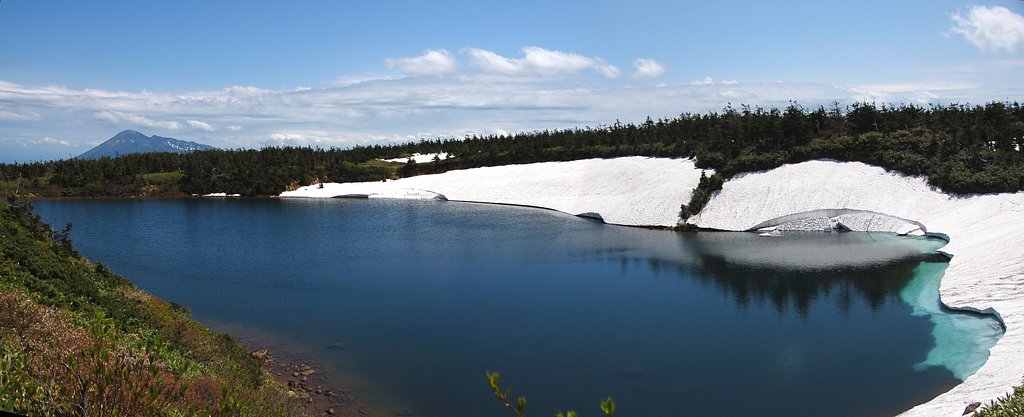 遠く岩手山を望む