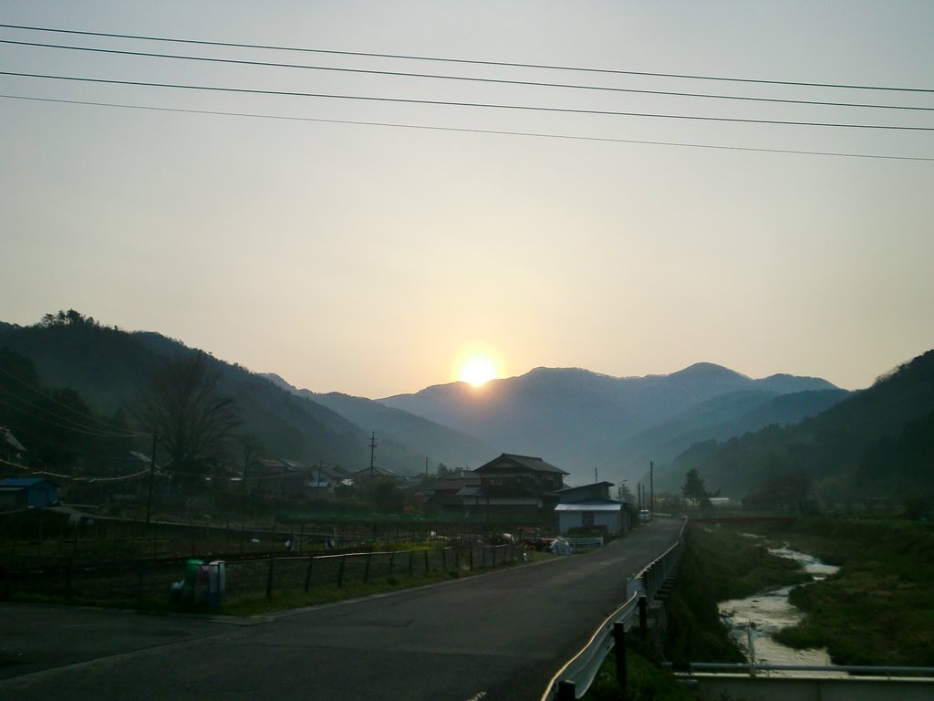 久しぶりの夕焼け色の朝日の出