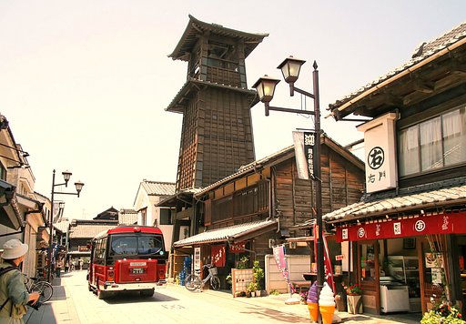 赤いバス