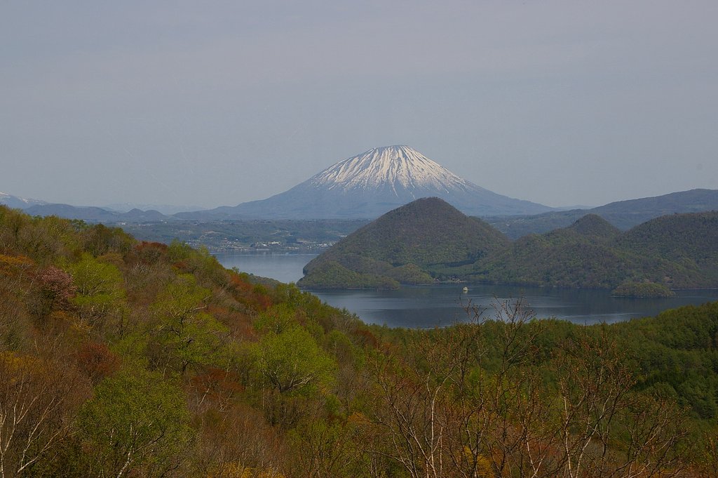 春紅葉と羊蹄山