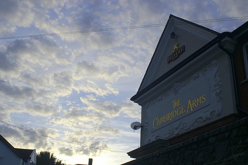 夕暮れの、イングリッシュパブ