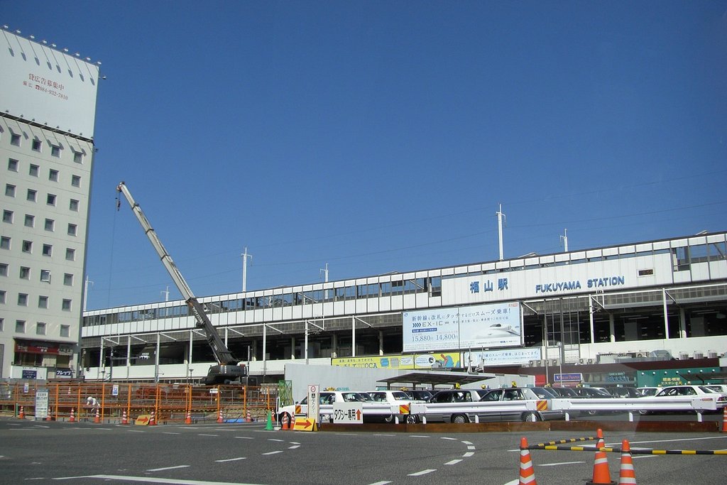 ガタガタの駅前広場