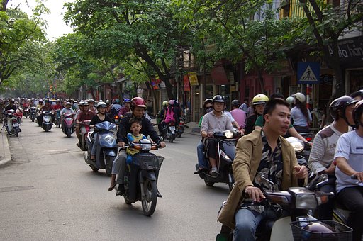 【流】 バイクの洪水