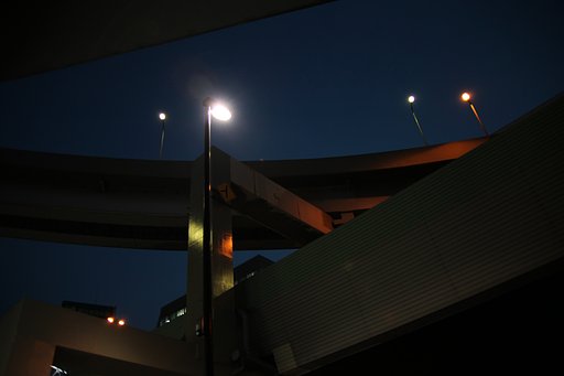 高速道路の灯