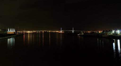 横浜港２４時