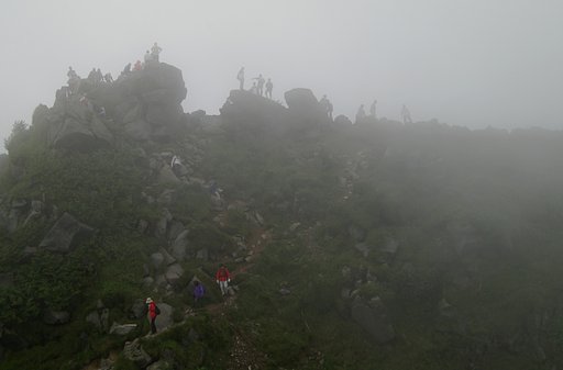 霧の山頂