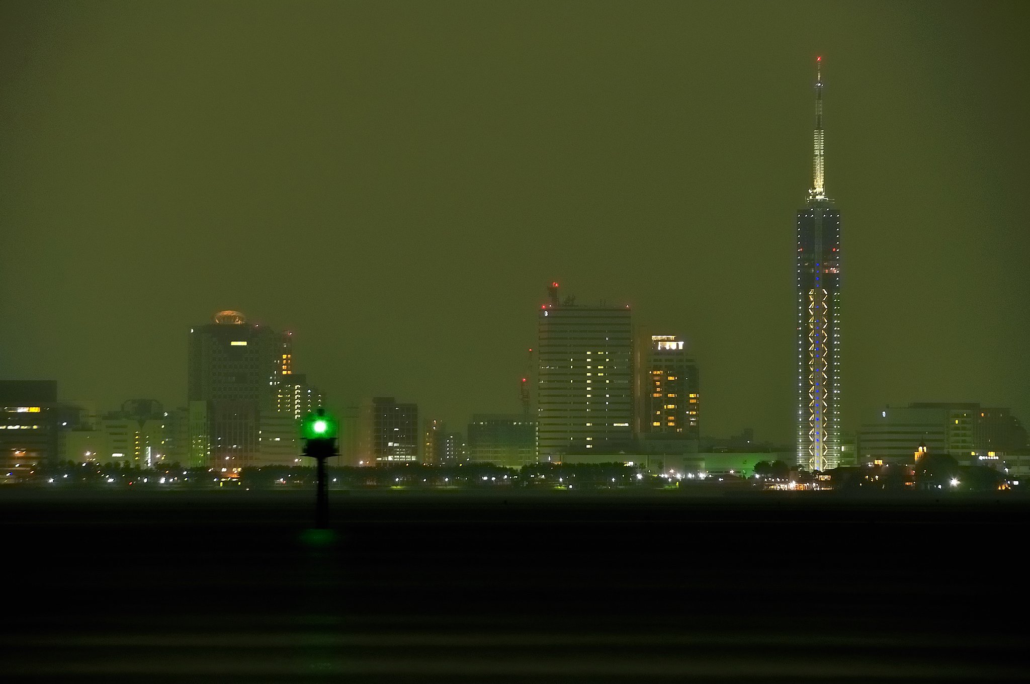 海のむこう…