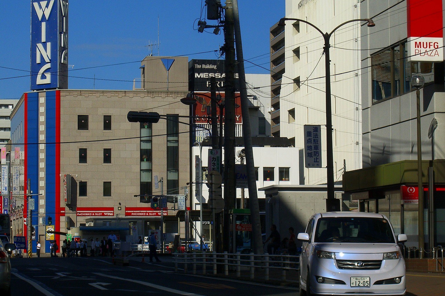 街の朝