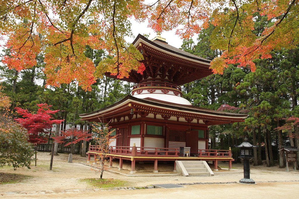 世界遺産と紅葉