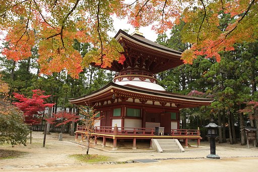 世界遺産と紅葉