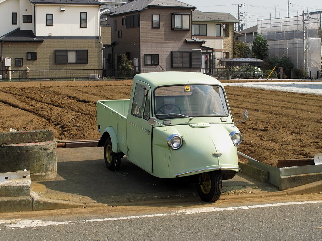 畑に似合う車