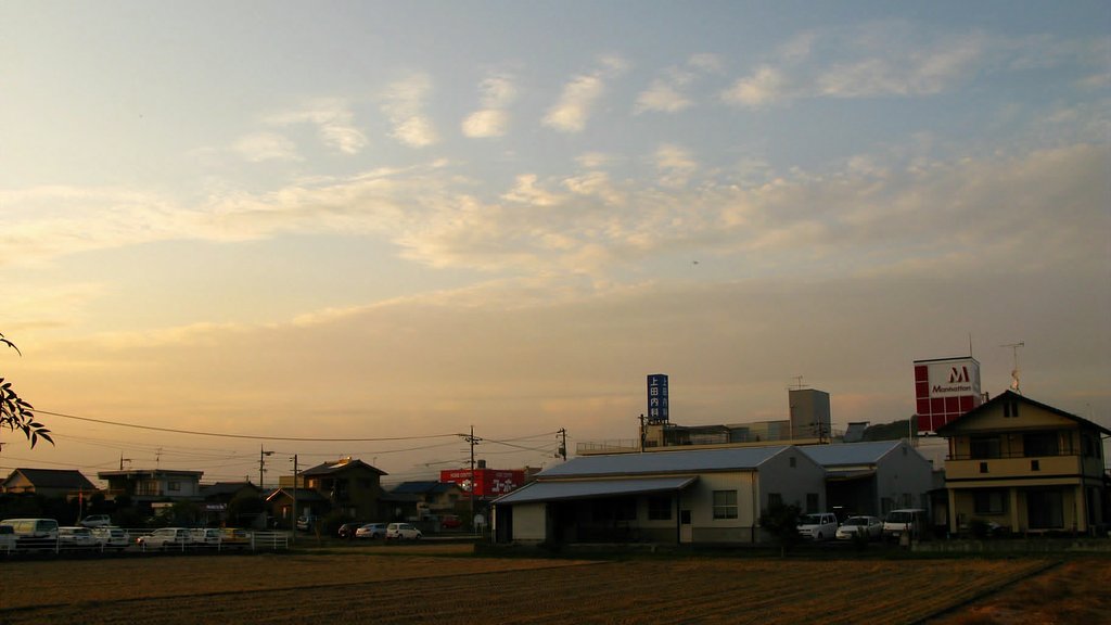 茜は淡く