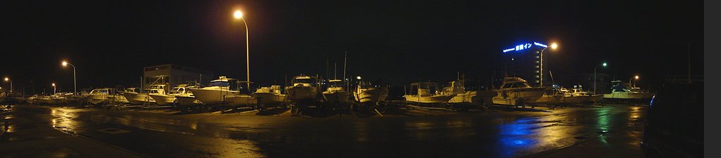 夜の港