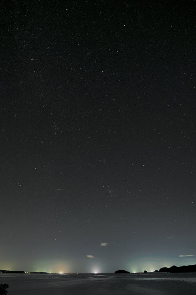 星と漁り火