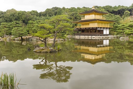 鹿苑寺