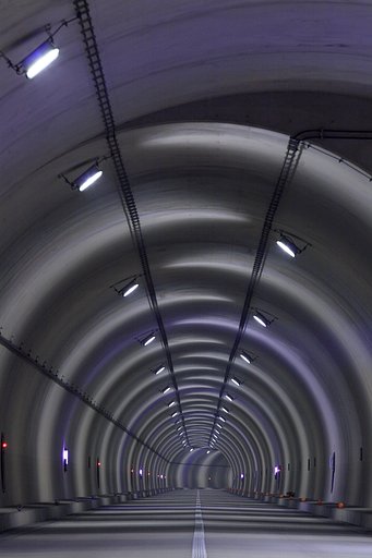 トンネル