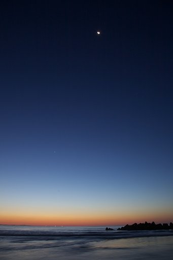 月・金星・海