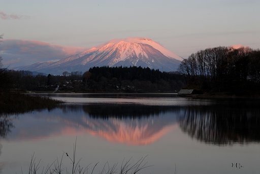 朝焼けの岩手山