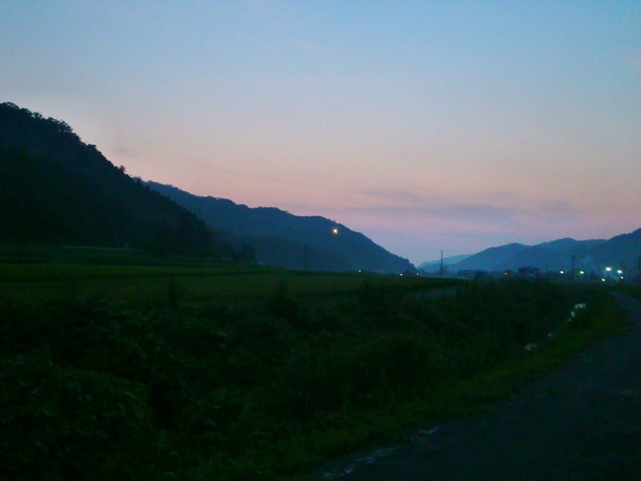 日没後の夕焼けの残光