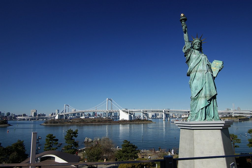 お台場の青い空