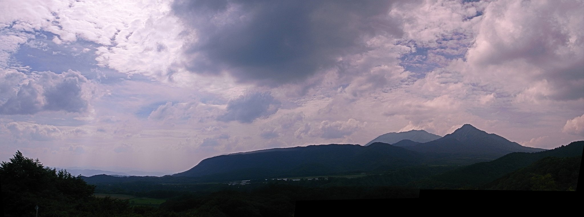 大山の遠景パノラマ
