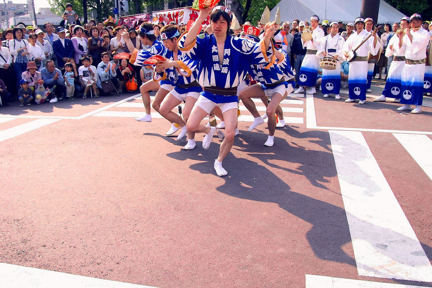 雨乞い踊り？