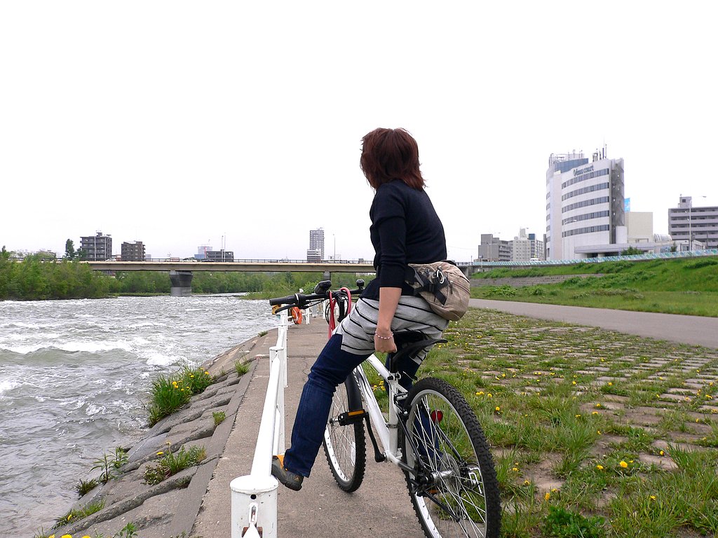【水】豊平川右岸の女