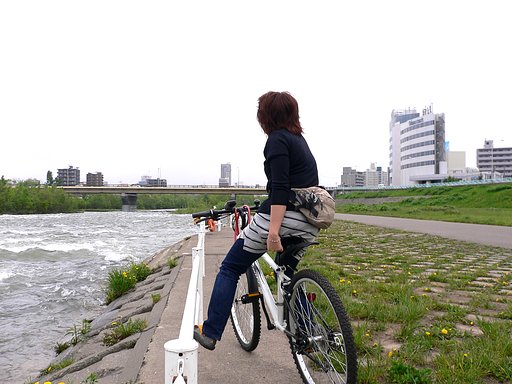 【水】豊平川右岸の女