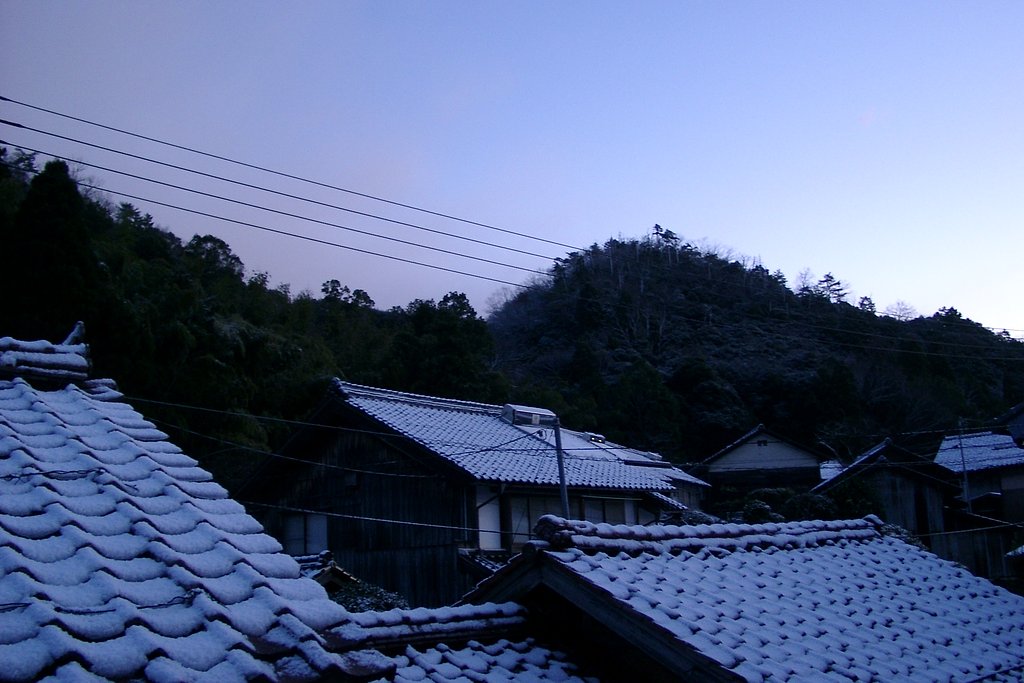 日の出前!、(家の裏側)