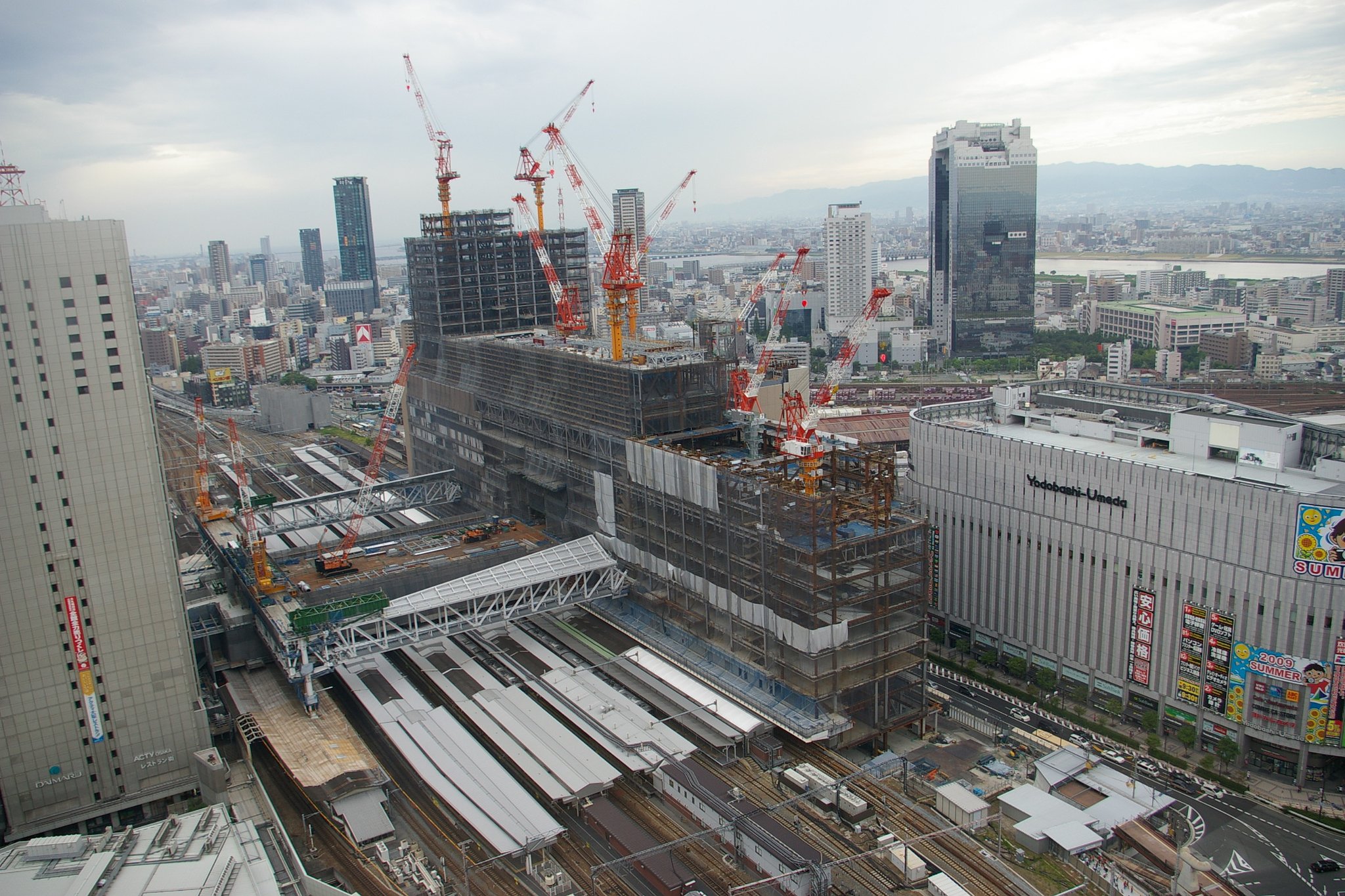 大阪駅改築中