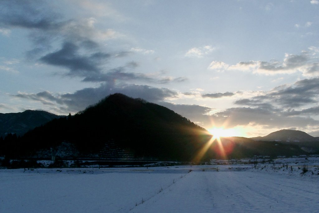 晴れの綺麗な朝日の出!