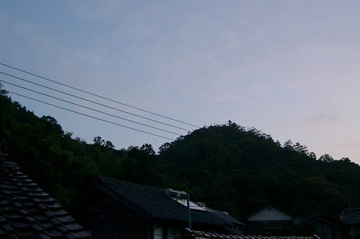 雨降りの日の日の出前