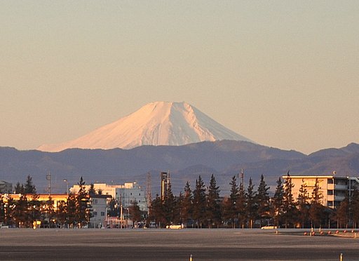 滑走路と富士山