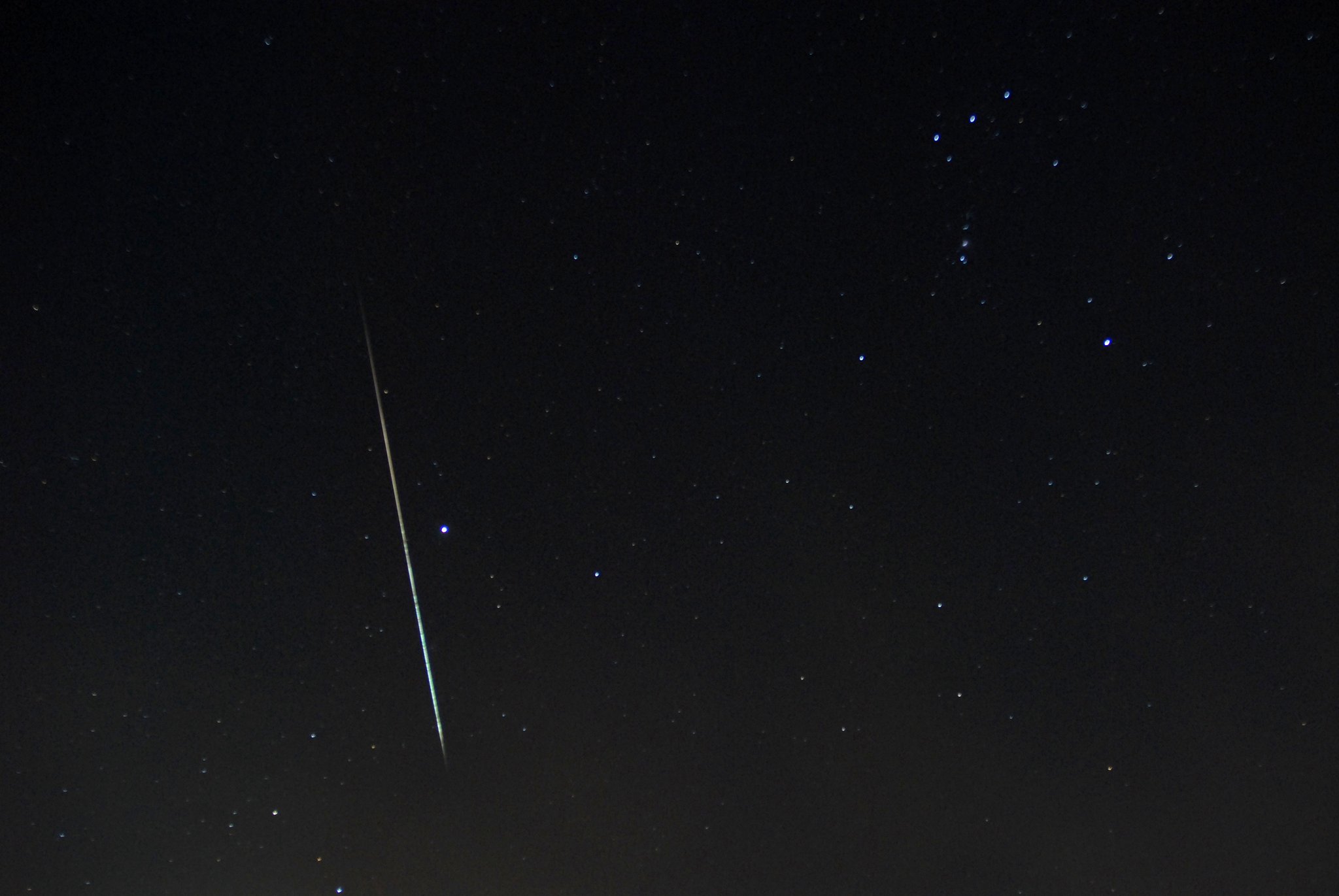 深夜の光跡　ふたご座流星群