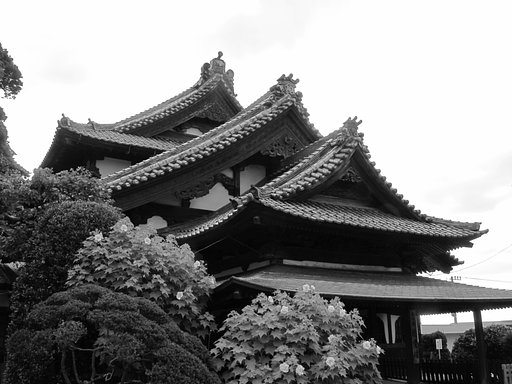三重の屋根