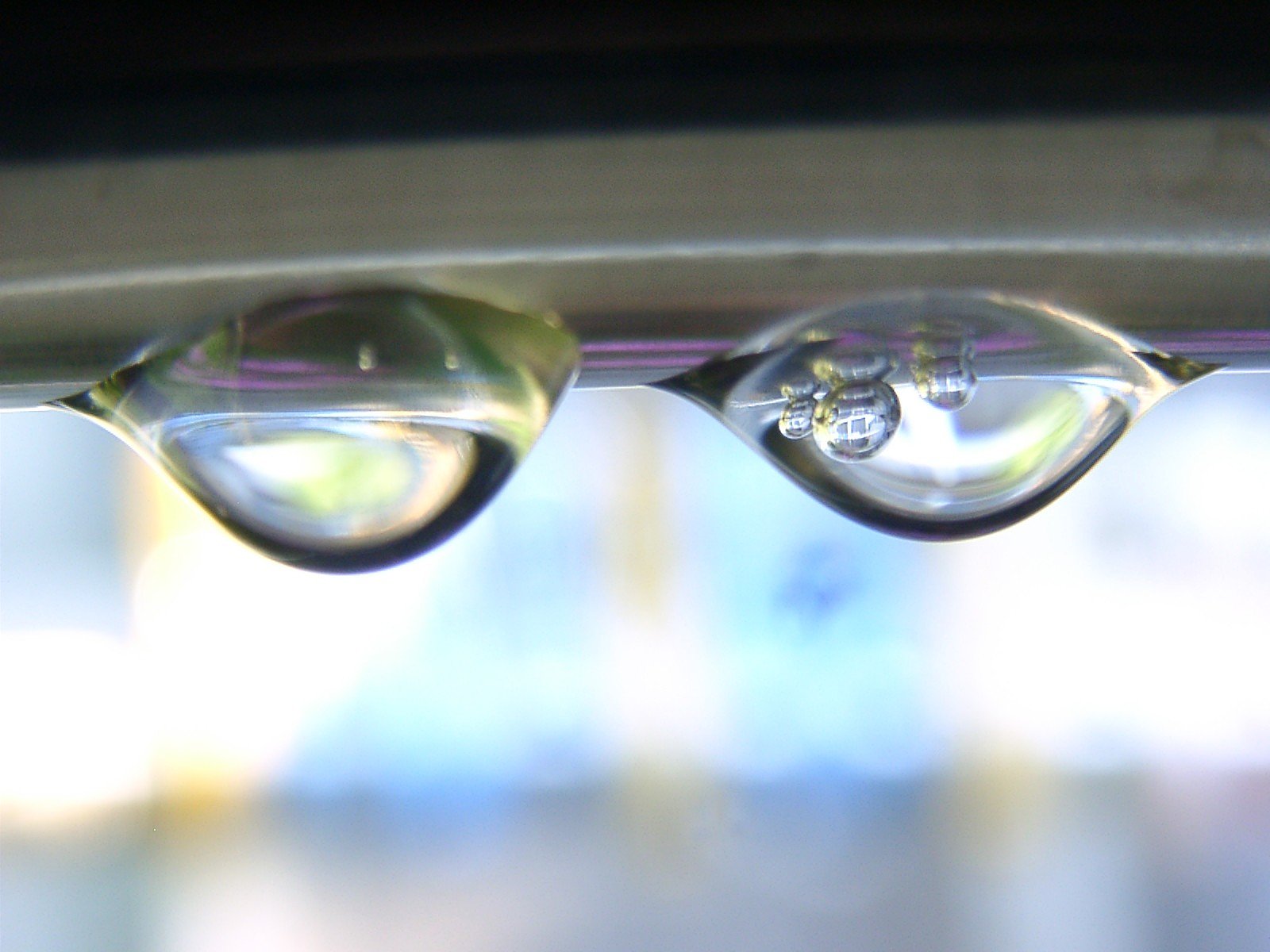 【水】水滴に水滴が