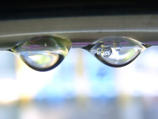 【水】水滴に水滴が
